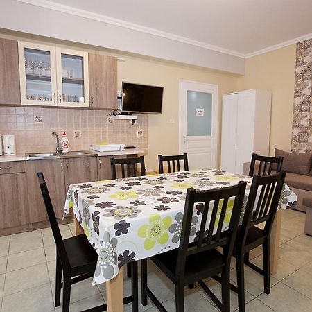 Zoli Apartmanok-Timi Koelcsey 34-36 Hajdúszoboszló 外观 照片